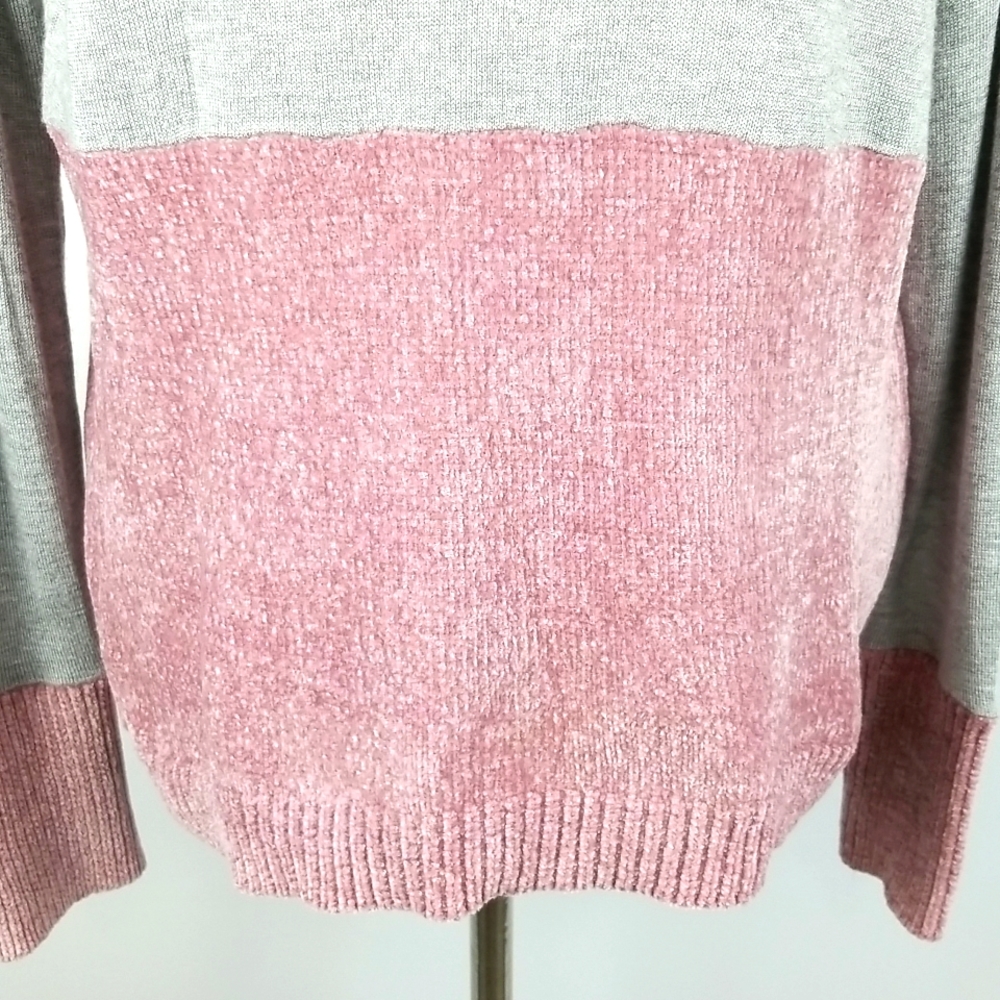 NWT Romeo & Juliete Couture Sweater Sz M NWT - Picture 3 of 8